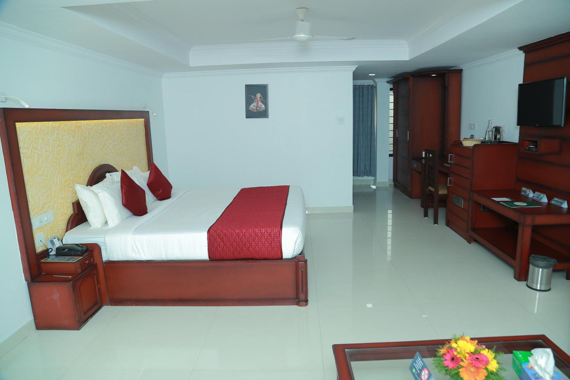 Hotel Savera Park Thrissur Exterior photo