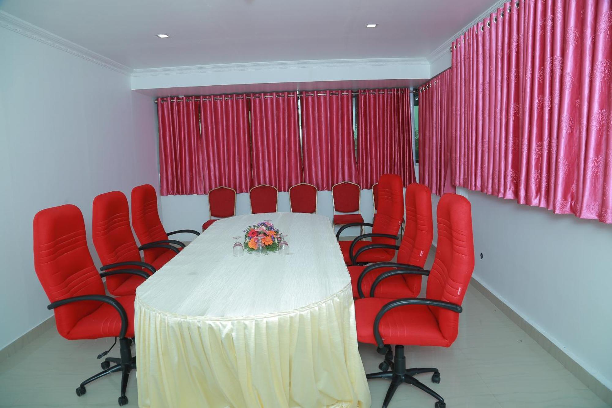 Hotel Savera Park Thrissur Exterior photo